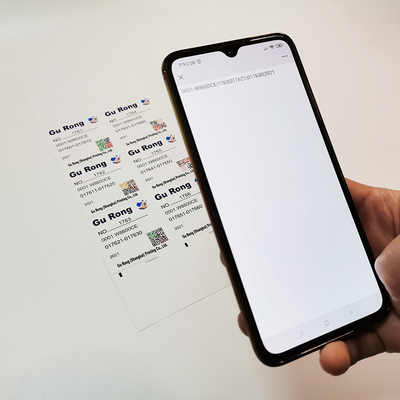 L'etichetta variabile lucida di dati che stampa BOPP impermeabilizza gli autoadesivi di codice di Qr