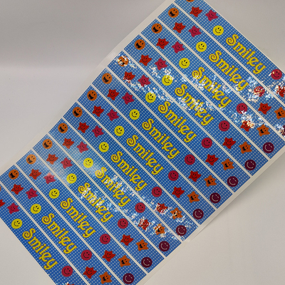 Gli autoadesivi autoadesivi sfalsati dell'etichetta hanno personalizzato la carta lucida dell'autoadesivo del vinile di CMYK