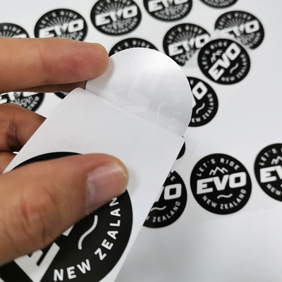 Etichette al minuto su ordinazione di BOPP che verniciano la carta stampabile rotatoria dell'autoadesivo del vinile